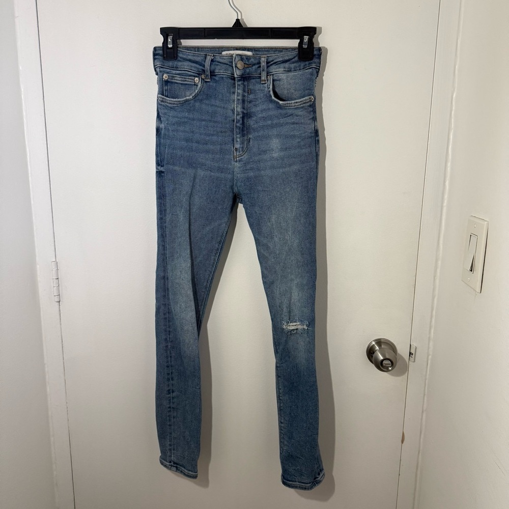Zara Women's High Waist Ripped Knee Skinny Jeans in Light Blue